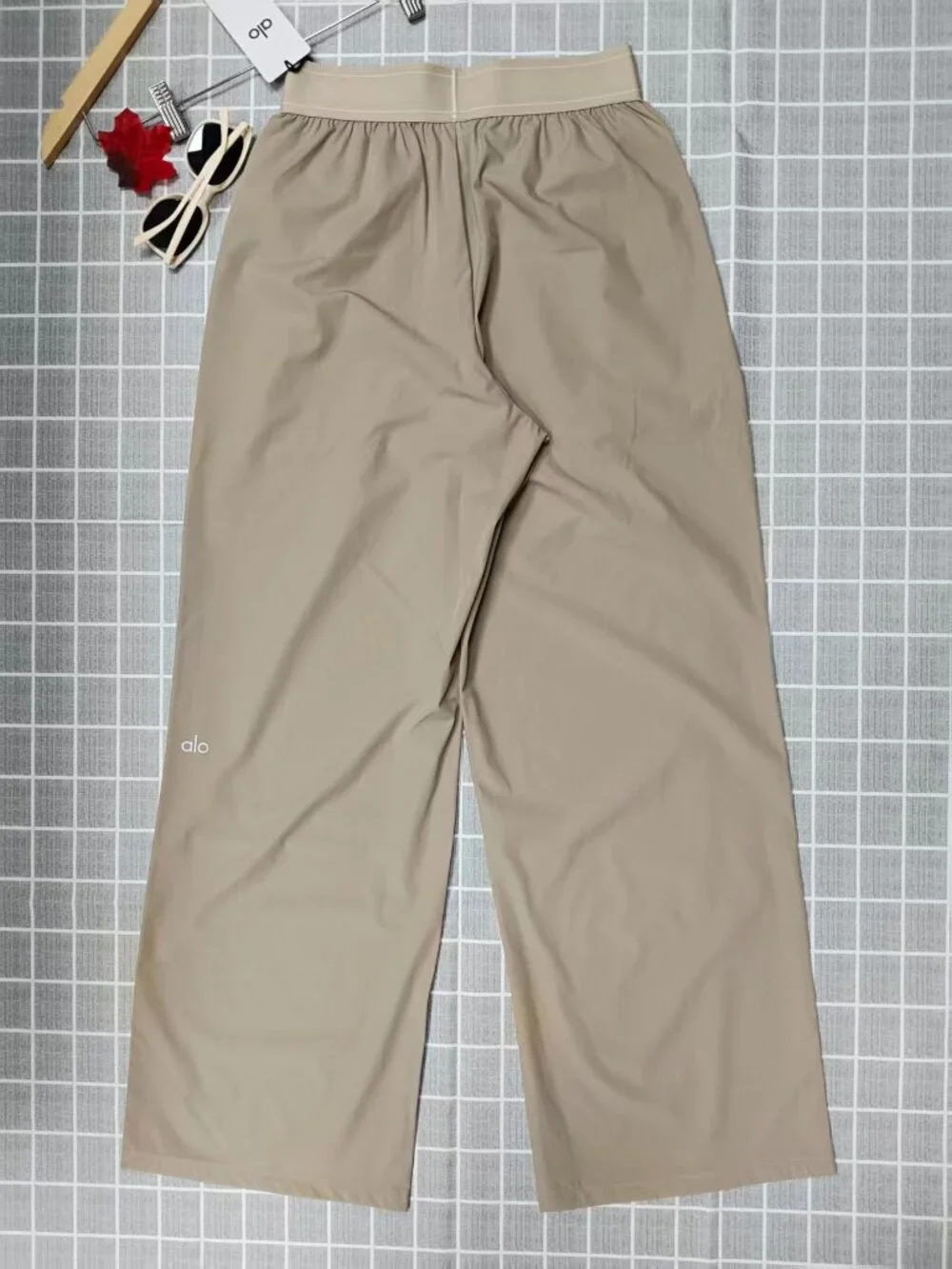 NWT👩‍⚖ALO Yoga Suit Up Relaxed Fit Trouser Gravel Color,30” Inseam🌛Lightweight